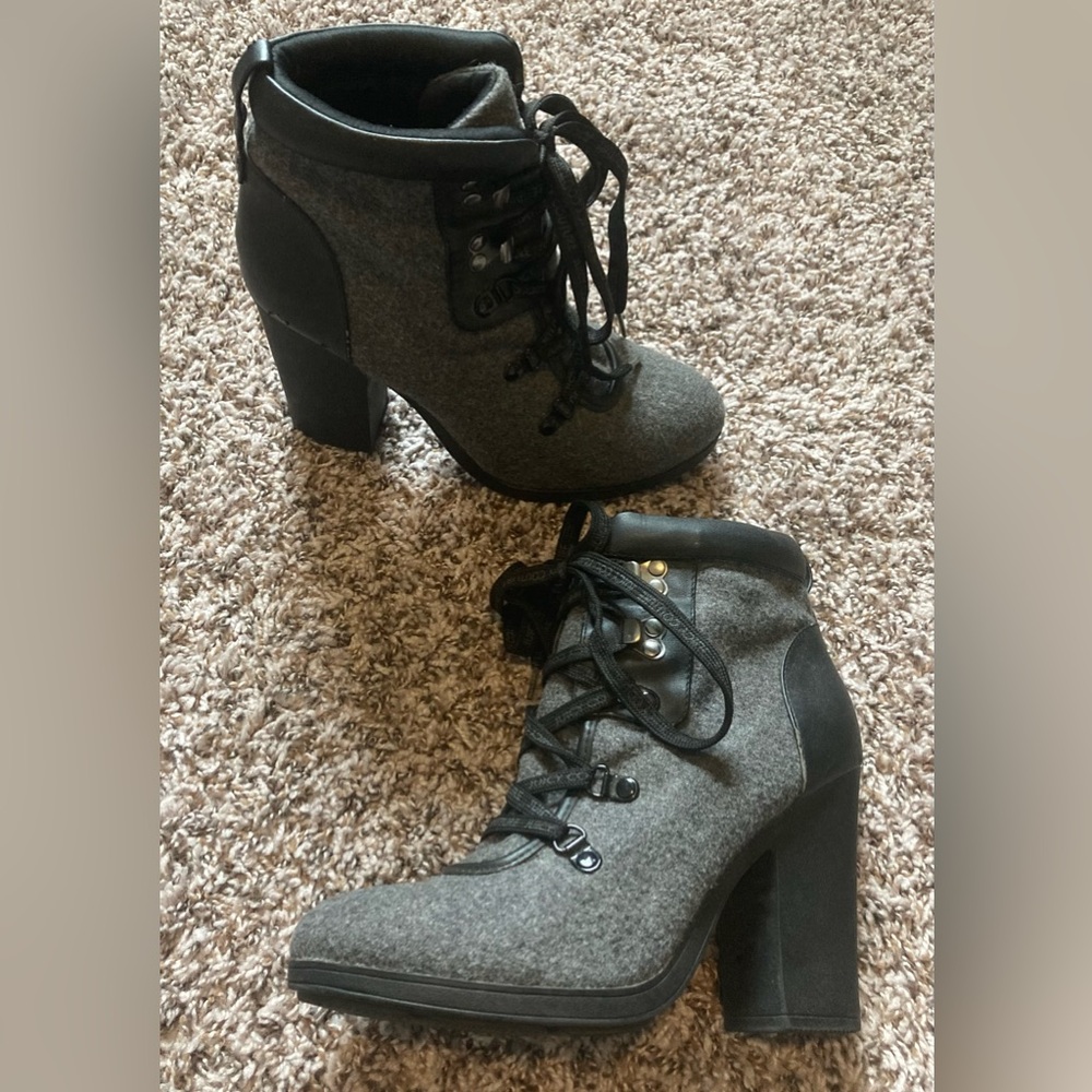 Juicy Couture Heeled Booties Lace Up Wool and Faux Leather Women’s Size 8